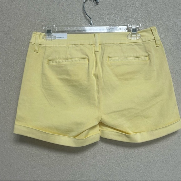NWT Liverpool Jeans Company Women’s Shorts 2 Pastel Yellow Rolled Cuff Stretch - Picture 2 of 7